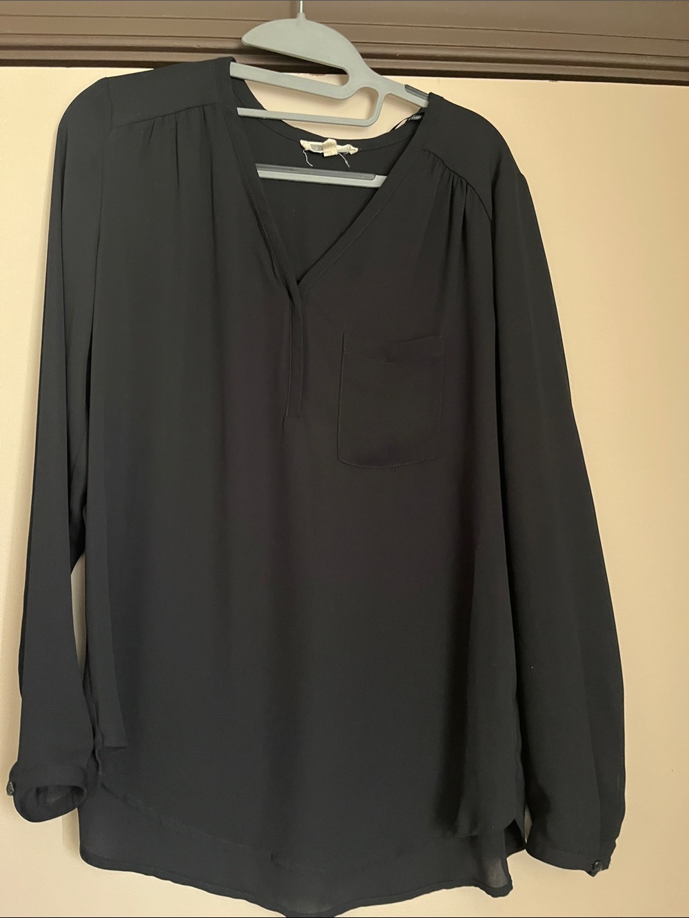 Pleione Black V-Neck Long Sleeve Blouse